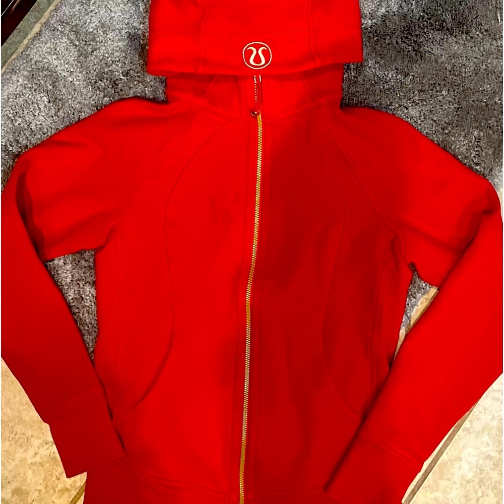Lululemon Zip-Up Scuba-Red w Gold Accents-Size 6